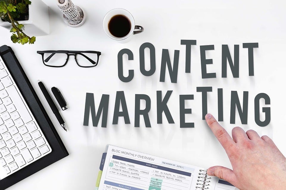 finger pointing towards content marketing